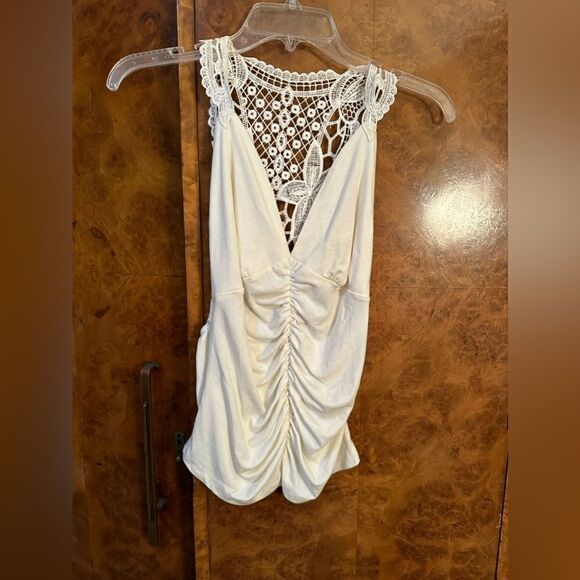 Lace cutout top NWOT - Picture 1 of 6